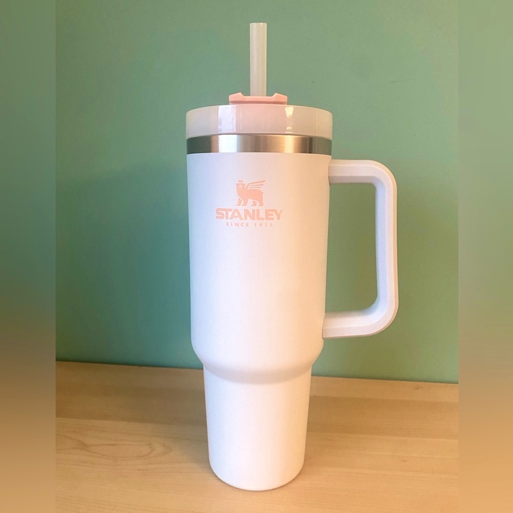 ✨RARE✨Stanley Cloud Travel Quencher Adventure Tumbler 40oz EUC